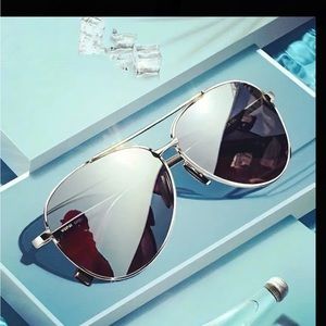 Silver Mirror Aviator Sunglasses